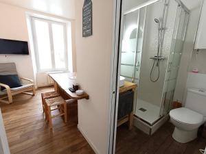 Appartements Appartement renove au centre de Trebeurden, 400m de la plage, proche commerces - FR-1-368-407 : photos des chambres