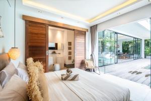 New Brawah 5 BR Villa 200m to Finns Beach Club