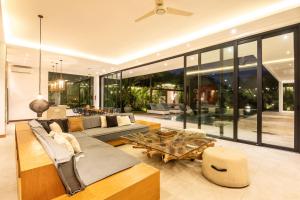 5BR Marvel, 200m to Finns Beach Club Delight