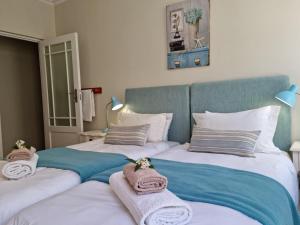 Beach Apartment on Bikini Beach - sleeps 4 in 2 Ensuite Bedrooms