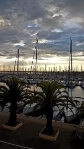 T2 sur le port avec parking