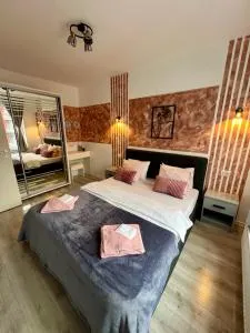 MONCLER Family - Ghimbav