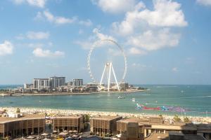 7 Beds JBR Sea, JBR Beach and Ain Dubai Views 3 min walk from JBR Beach Large Groups and Families Ideal Vacation Location