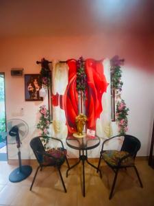 Rose bungalow at Ya Nui beach