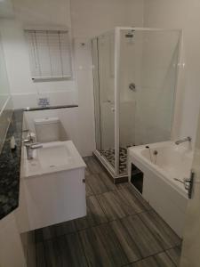 Airport Inn and Suites