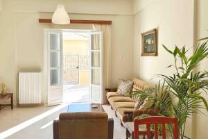 Prince of Aegean - Family Vintage Lux