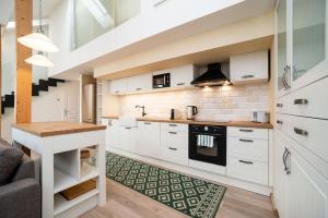 Luxurious and chic duplex 2 bed apartment