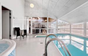 5 Bedroom Pet Friendly Home In Ebeltoft