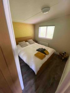 The Cherries - Caer beris holiday park 2 bedroom lodge - No commercial vehicles allowed on site