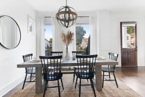 The Maple House - Huge Backyard & Mins to Broadway