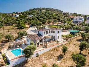 Villa Luna - Thymonia Beach