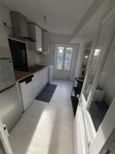 Au pied de la forteresse