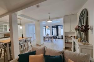 Le Magnolia Terrace & Private Parking Sleeps 6