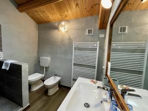 Double or Twin Room with Private Bathroom
