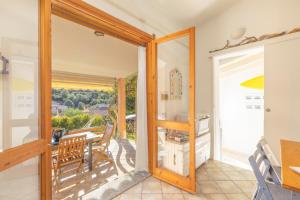 La Vela Summer House - FREE WIFI - 700mt from the beach