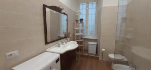 Pini di Roma-New and cozy apt in Rome city center- Metro A "Re di Roma"