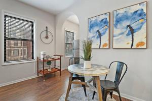 1BR Prime Hyde Park Apartment - Dorchester 201