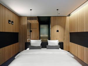 Superior Double Room with Sofa room in Domaine La Butte aux Bois