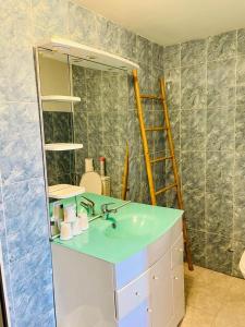 Villas Villa Montalbo vue mer avec grande terrasse & plage a proximite - ideale famille et groupe de 2 a 10 personnes : photos des chambres