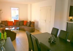 Maisons de vacances Cote d’Azur, South of France, 6 persons, full airco, pool, close to beach : photos des chambres