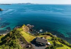 Ocean Cliff - Rawhiti