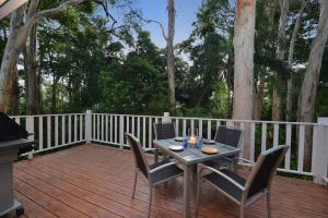 3 Bedroom Queenslander Home Close to Four Mile Beach