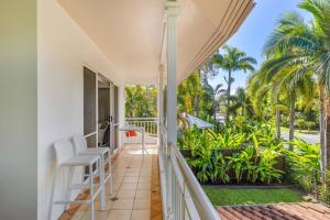 17 Solander Blvd - Beachside home sleeps 14 guests