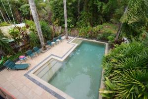 The Condo - A Spacious Villa Near Beach and Town