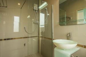 The River Palm Resort