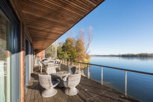 10 Bowmoor Edge by Birch Stays