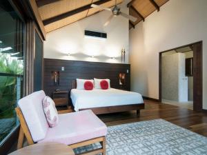 32 Beachfront Mirage - 4 Bedroom Luxury House