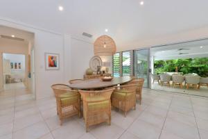 29 Beachfront Mirage - 4 Bedroom Luxury House