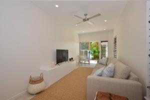 29 Beachfront Mirage - 4 Bedroom Luxury House