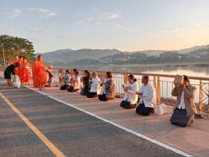 Day Waterfront Hotel