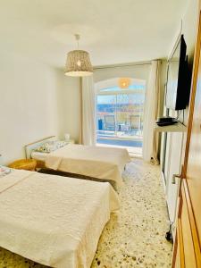 Villas Villa Montalbo vue mer avec grande terrasse & plage a proximite - ideale famille et groupe de 2 a 10 personnes : photos des chambres