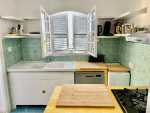 Villas Villa Montalbo vue mer avec grande terrasse & plage a proximite - ideale famille et groupe de 2 a 10 personnes : photos des chambres