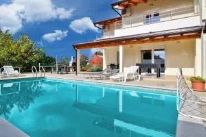 Exklusive 4-Sterne-Villa Mare - WLAN - Pool - Grill - Kaldanija