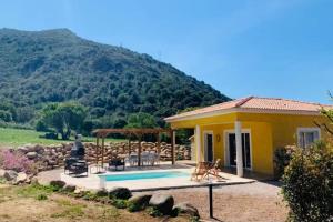 Très belle villa au calme avec piscine à Sagone