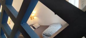 PARIS AUTHENTIC HOUSE Entier 1920s House, For Groups, Métro Line 7 station Porte dIvry