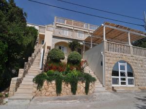 Holiday home Marina- beachfront, sea view and free parking