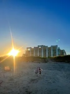 Lindo Studio Matinhos Prédio na beira mar. - Matinhos