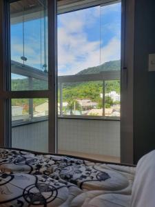 Apto Ubatuba, alto padrão a 100 mt do mar