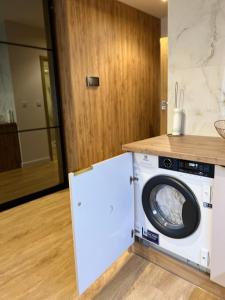 Nowoczesny apartament w centrum Starego Miasta, strzeżony parking