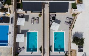 4 Bedroom Cozy Home In Novalja