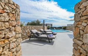 4 Bedroom Cozy Home In Novalja