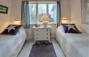 Lovely Home In Hönö With Harbor View