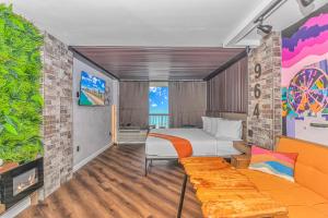 Ocean Front Queen Suite With Panoramic Views! - Compass Cove Unit 964