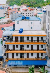 Napoli Hostel Cat Ba