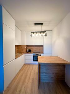 Streams Apartment with Garden and Free Parking