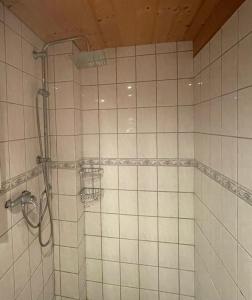 Schönes Apartment mit TV, WLAN, Kochbereich und Parkplatz - Sara